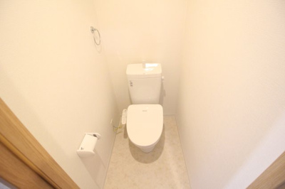 【トイレ】 | フィオーラマンション天王寺 | 温水洗浄便座付きトイレ