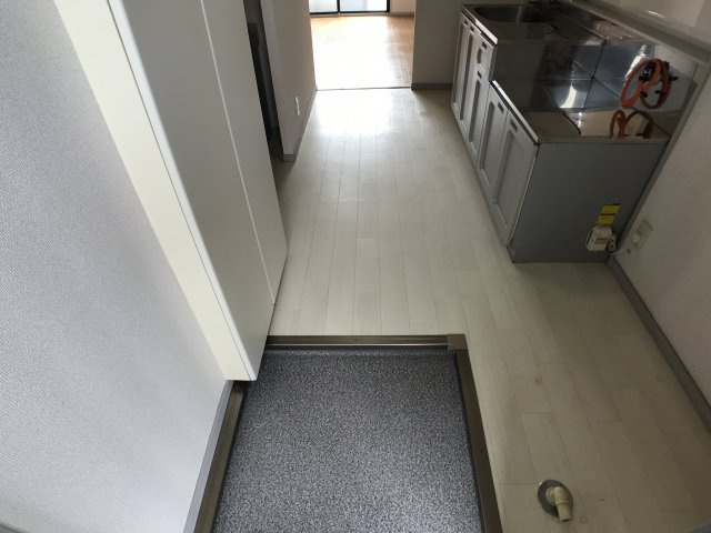 サンヴィレッジ富貴の玄関