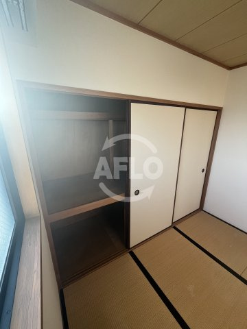 パインコート江坂Ⅰの収納|パインコート江坂Ⅰ　押入