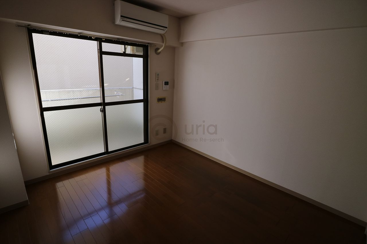 ジュネス深江の洋室