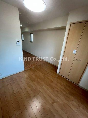 ラインハイツ瀬戸の内装|明るい色調の室内です