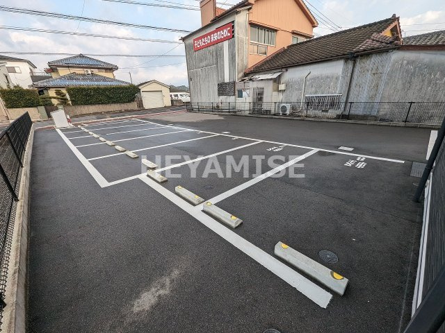 MODERN PALAZZO Isahaya Hattenの駐車場