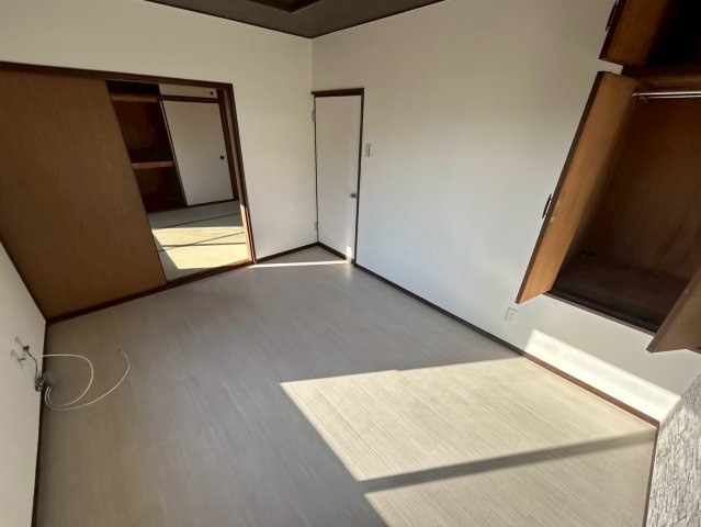 垂水区舞子坂三丁目戸建ての洋室