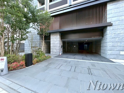 【エントランス】 | プラウドタワー栄 | ゆとりのあるエントランスです