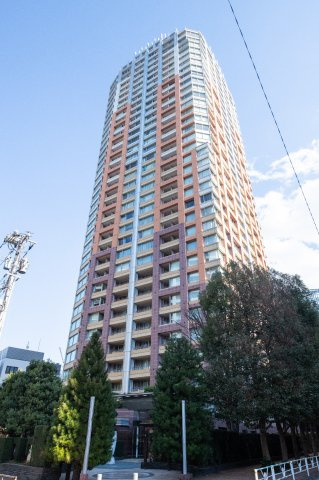 青山パークタワーの外観