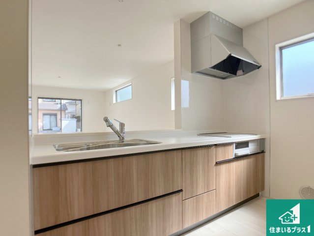 加古川市加古川町粟津　第2期　新築一戸建ての前面道路含む現地写真|周辺は落ち着いた街並みの住宅地！子育てがしやすい住環境です！まだ未完成ですが、現地でしかわからない事もございます。是非一度ご覧ください。