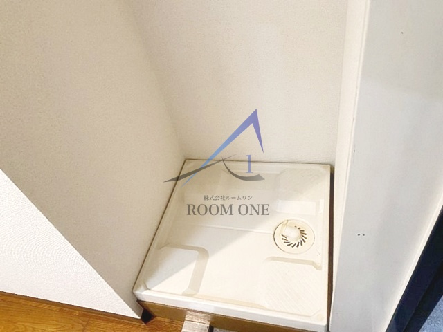 ロイヤルガーデン千鳥町の設備|洗濯機置き場です。