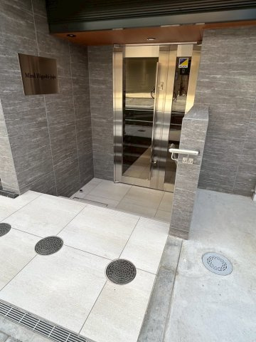 Mind Higashijujoのエントランス