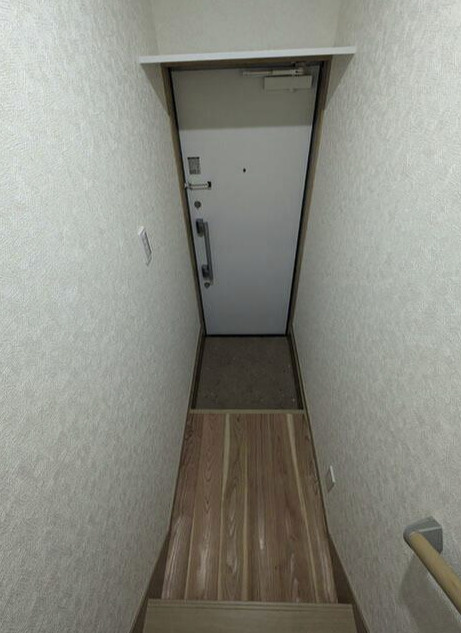 杉並区和泉1丁目貸戸建2Fの玄関