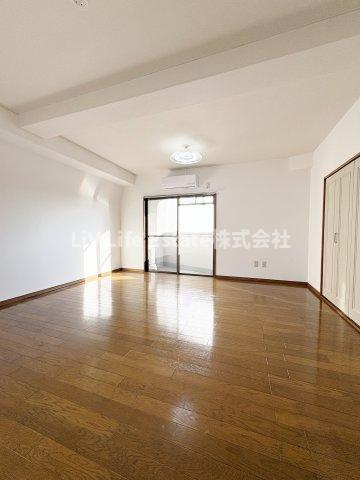 花小金井南ビルの洋室