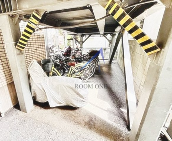 シャトー・ド・デューカルのその他共用部分|駐輪場です。