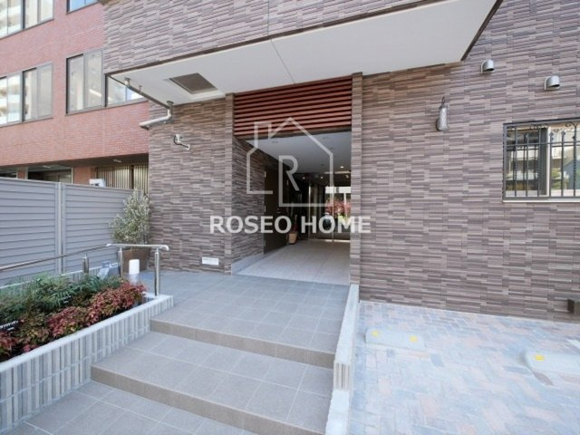 ラヴィベール上町台のエントランス