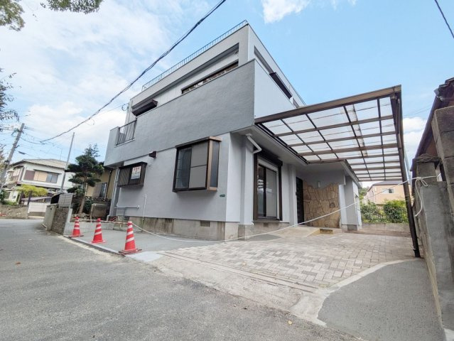 【駐車場】 | 糟屋郡宇美町宇美１丁目　戸建て | 駐車場は2台分のゆったりとしたスペースがあるので停めやすくて助かります