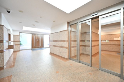 【エントランス】 | ジェイパーク御苑内藤町