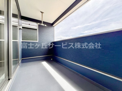 【バルコニー】 | 裾野市水窪 新築一戸建て 1号棟 | 広々としたバルコニーです