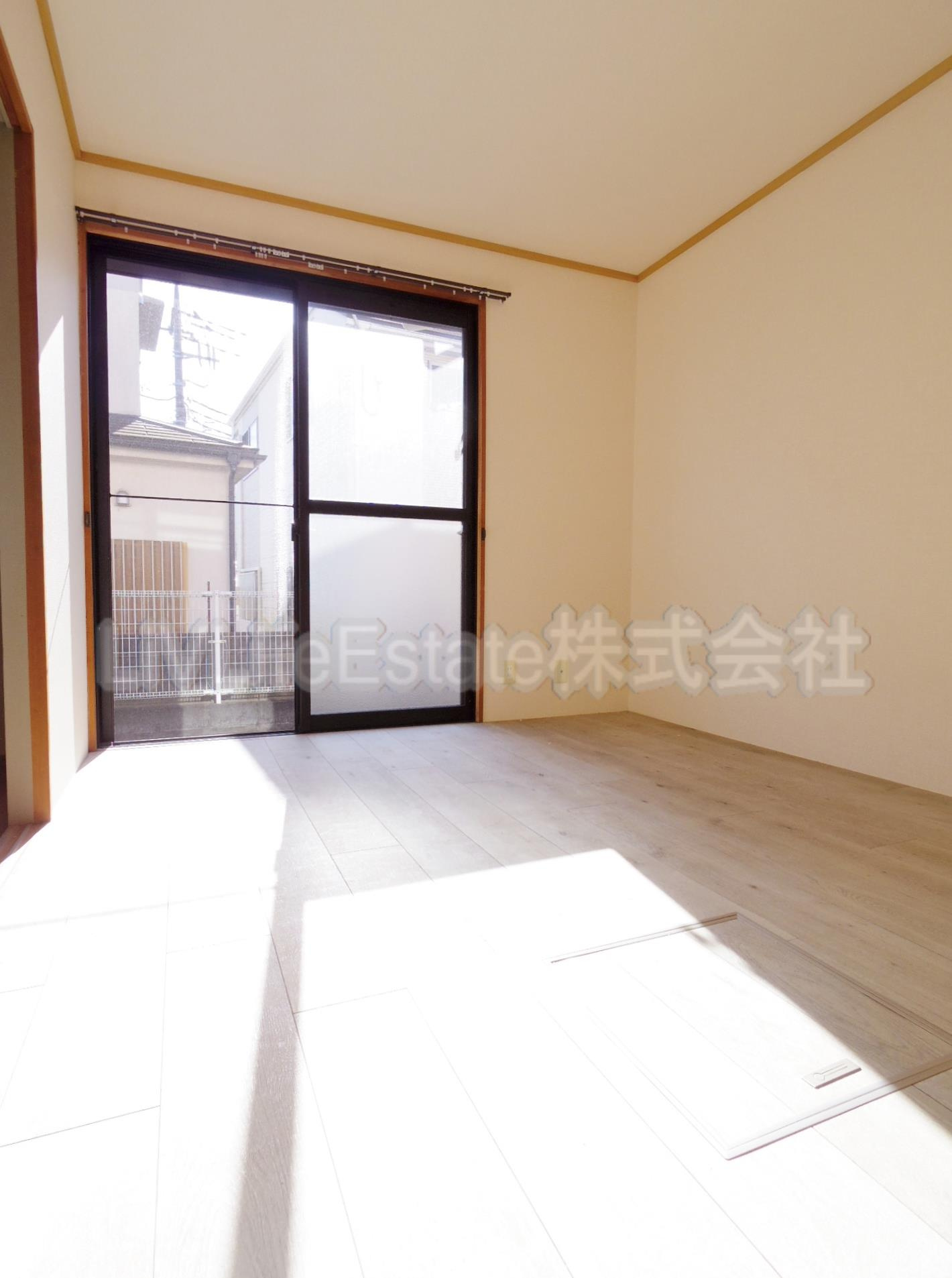 東村山市富士見町４丁目のアパートの洋室