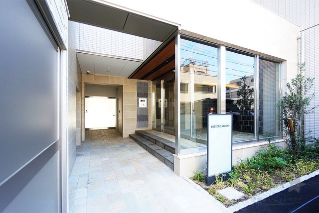 プランドール那古野のエントランス|建物の内部です