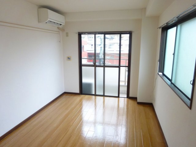 フジビルの居間・リビング