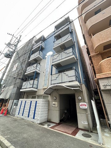 メゾン甲子園EASTの外観