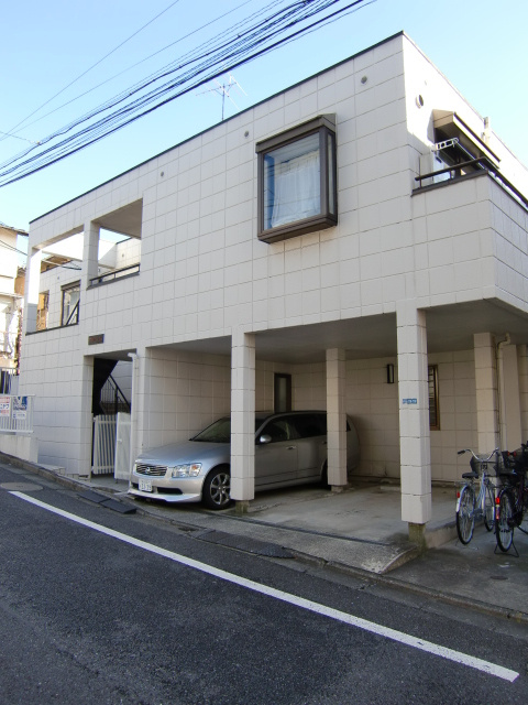 雪見坂ハイムの外観|高級住宅街に佇む外観