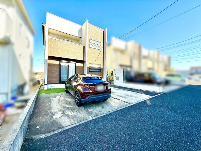 日進市米野木台2丁目戸建の前面道路含む現地写真