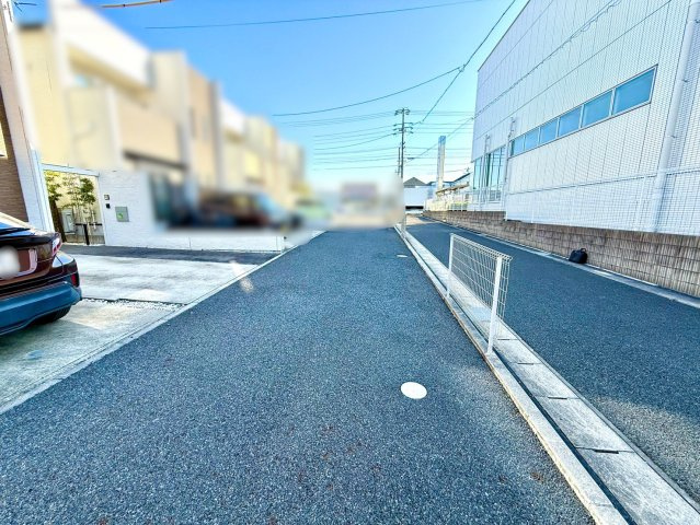 日進市米野木台2丁目戸建の前面道路含む現地写真