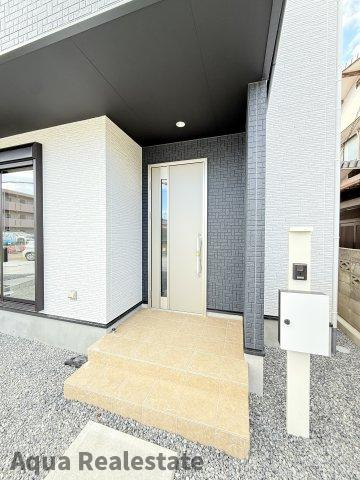 高松市西町　新築戸建の玄関|きれいな玄関です