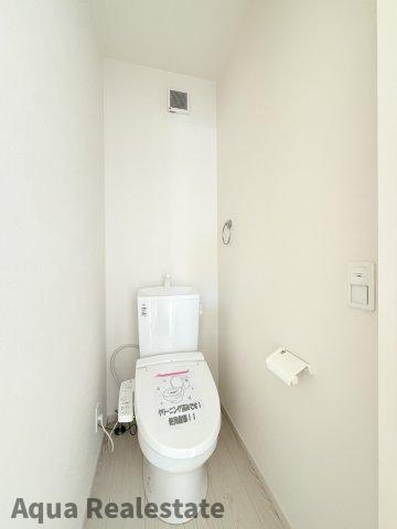 高松市西町　新築戸建のトイレ|落ち着いた色調のトイレです