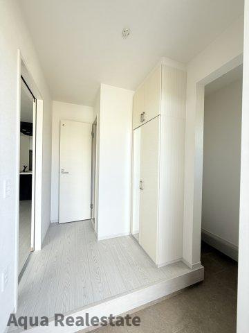 高松市西町　新築戸建の玄関|ゆったりとした玄関です