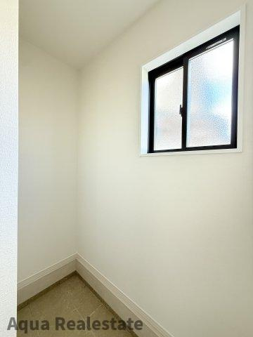 高松市西町　新築戸建の玄関|落ち着いた玄関です