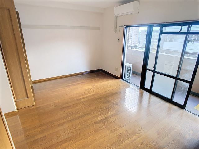 アミティエ博多南の居間・リビング