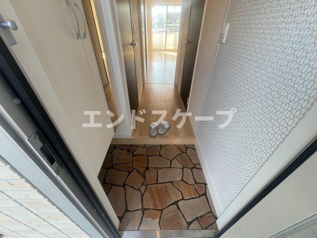 ヴィアーレの玄関|高崎、前橋のお部屋探しはエンドスケープまで！お客様の理想お聞かせ下さい♪