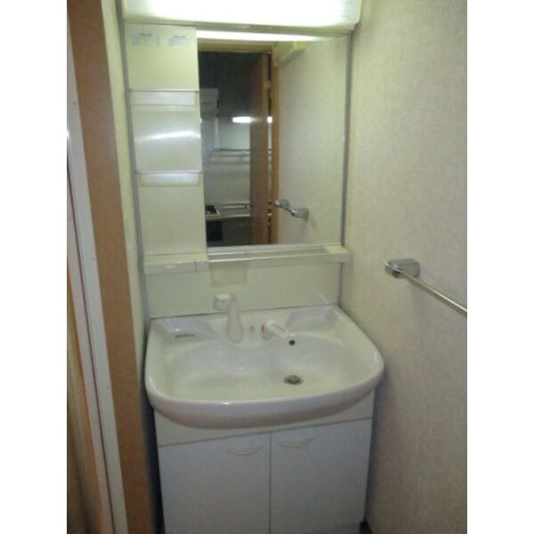 レシェンテヴィラ東福岡の洗面所