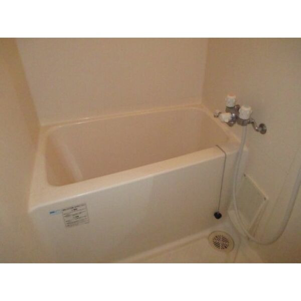 レシェンテヴィラ東福岡の浴室