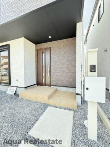 高松市西町　新築戸建の玄関|玄関です