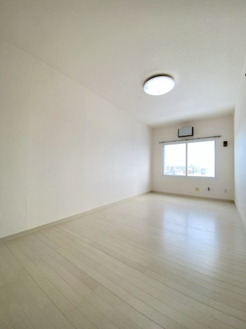 ロピア伏古公園Ⅱの洋室|洋室別角度！