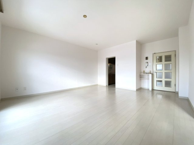 ロピア伏古公園Ⅱの居間・リビング|リビング別角度（2）！