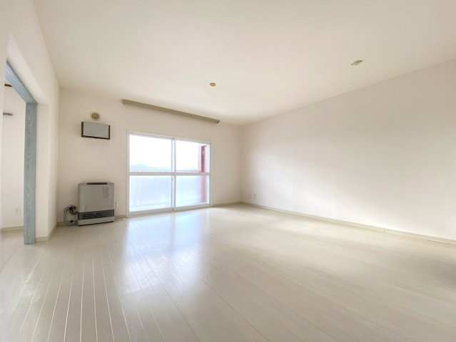 ロピア伏古公園Ⅱの居間・リビング|リビング別角度（3）！