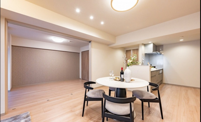 【居間・リビング】 | ★仲介手数料無料★マートルコート麹町（市ヶ谷駅近で、大変利便性の高い立地の大型ファミリーレジデンス）