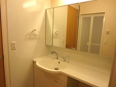 【洗面所】 | クラッシィコート | 302 洗面台