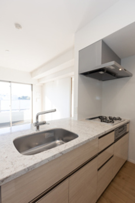 【キッチン】 | オアーゼ新宿西落合レジデンス | ※写真は同タイプ住戸です。