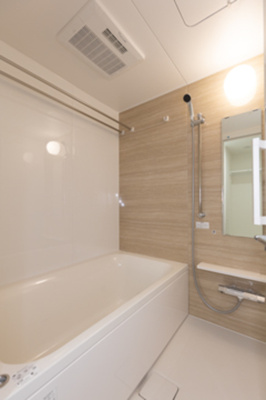【浴室】 | オアーゼ新宿西落合レジデンス | ※写真は同タイプ住戸です。