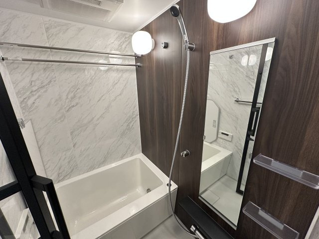 コンシェリア東京 ＜ＨＩＧＡＳＨＩＪＵＪＯ ＲＥＳＩＤＥＮＣＥ＞の浴室