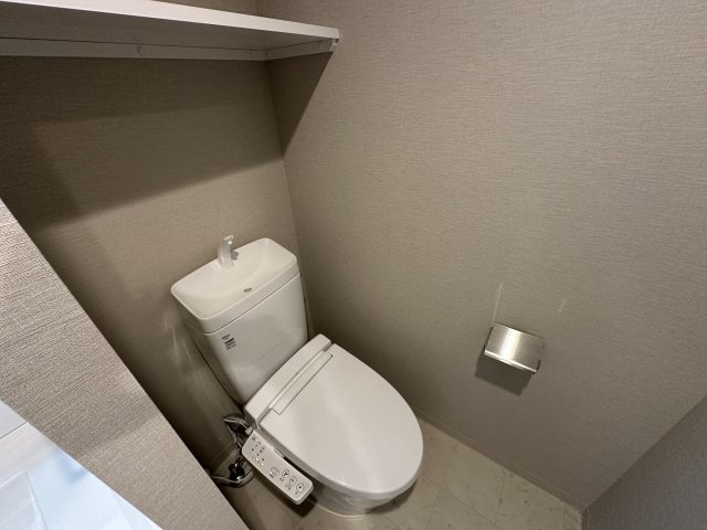 コンシェリア東京 ＜ＨＩＧＡＳＨＩＪＵＪＯ ＲＥＳＩＤＥＮＣＥ＞のトイレ