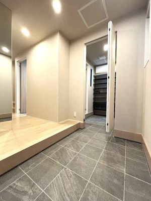 ◆便利なキッチン横の収納◆