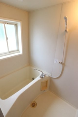 サンドゥエル北柏の浴室|※別号室参考写真です