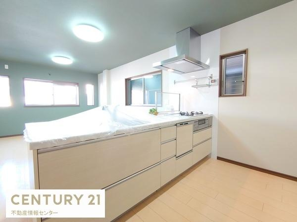 【キッチン】 | 泉尾５丁目中古戸建 | 便利な食器用洗浄機能もございます