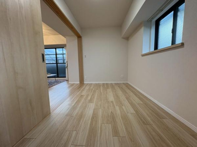 【洋室】 | サンリット大袋 | ●洋室4.9帖●