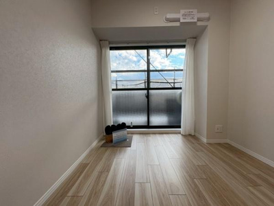 【洋室】 | サンリット大袋 | ●洋室4.8帖●