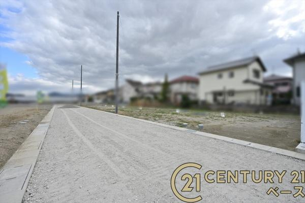 桜井市大字大福の売地の前面道路含む現地写真